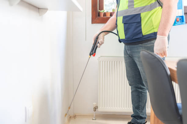 Best Best Pest Control Companies  in Hartland, WI